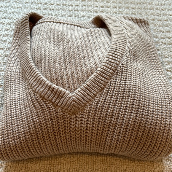 Deep Back V Sweater by lulus - Picture 4 of 4